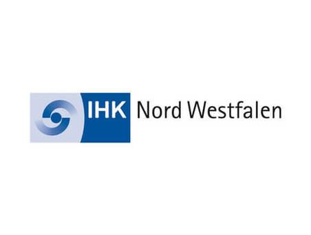 Logo der IHK Nord Westfalen, bestehend aus einer stilisierten Spirale und dem Schriftzug &bdquo;IHK Nord Westfalen&ldquo;.